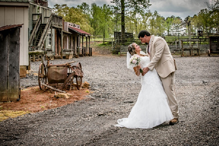 Circle M City is perfect for a Wild West wedding!